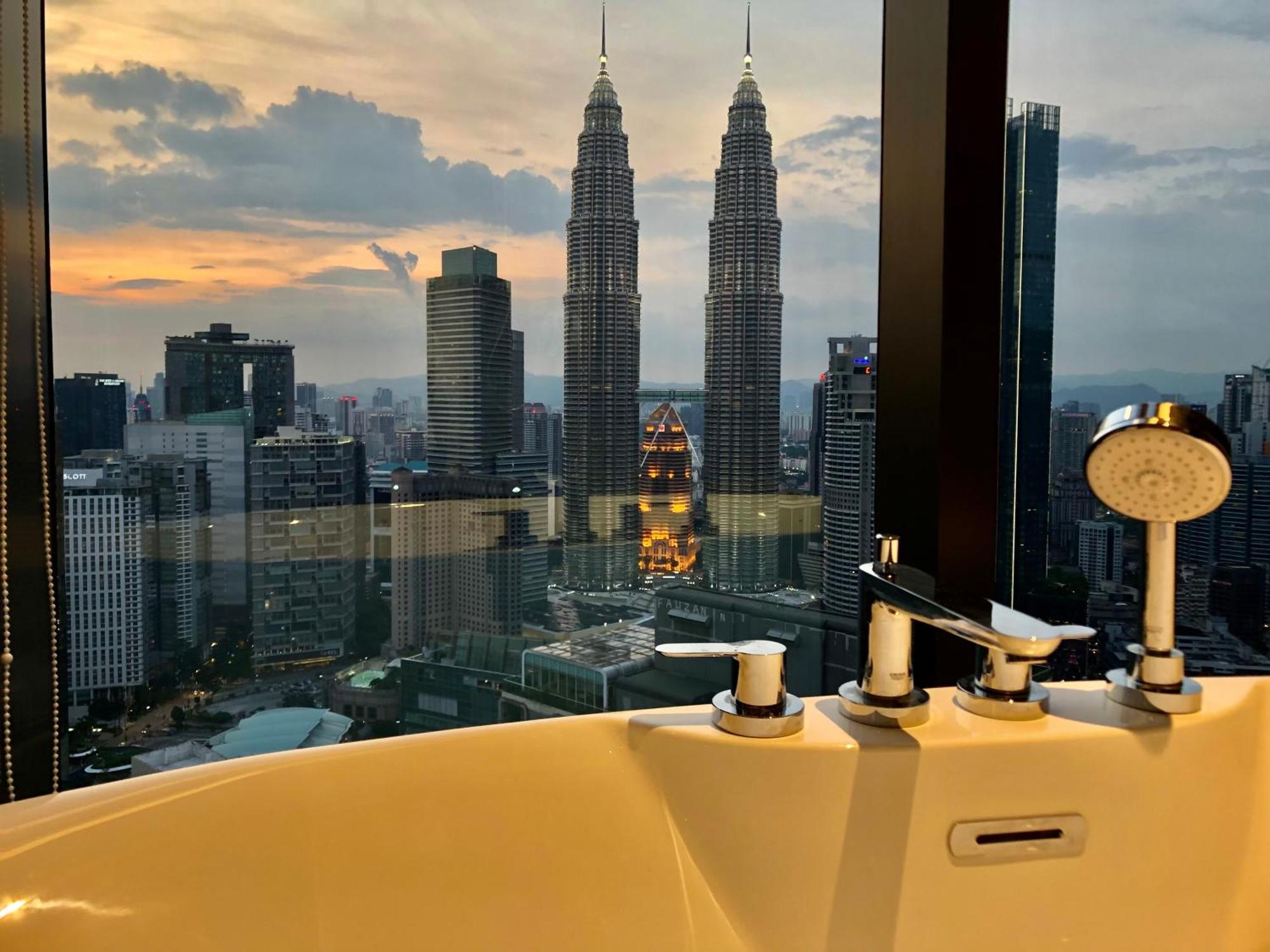 Apartment Imperial Klcc By Luna *